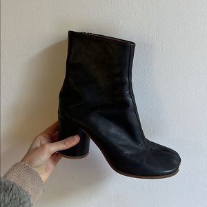 MAISON MARGIELA TABI BOOTS